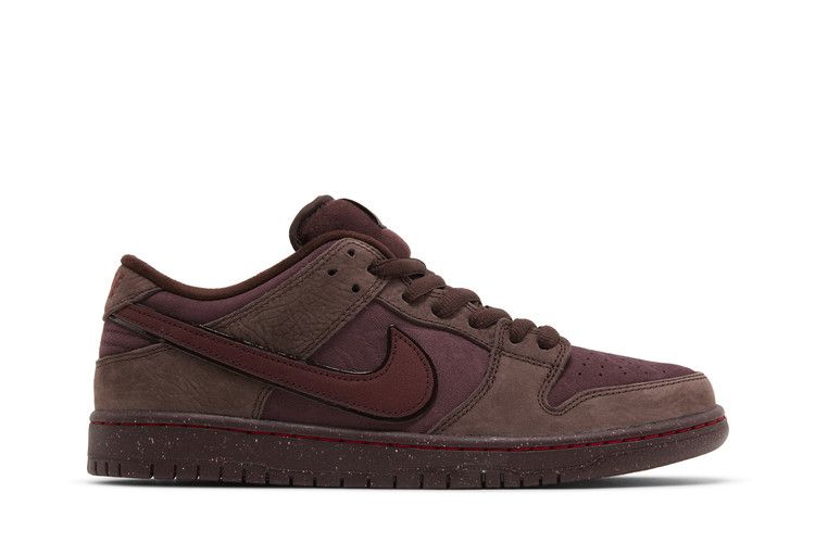 Nike SB Dunk Low City of Love burdeos aplastado