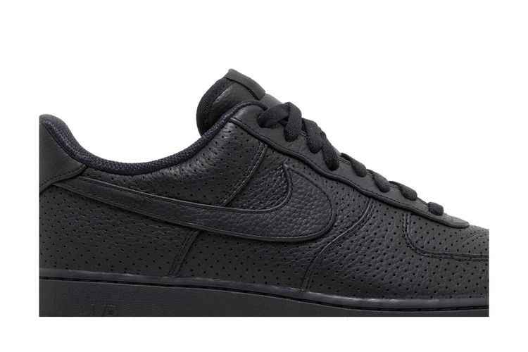 Nike Air Force 1 Low SP Triple Black Perforated - Nike Sneaker, Detailansicht 3