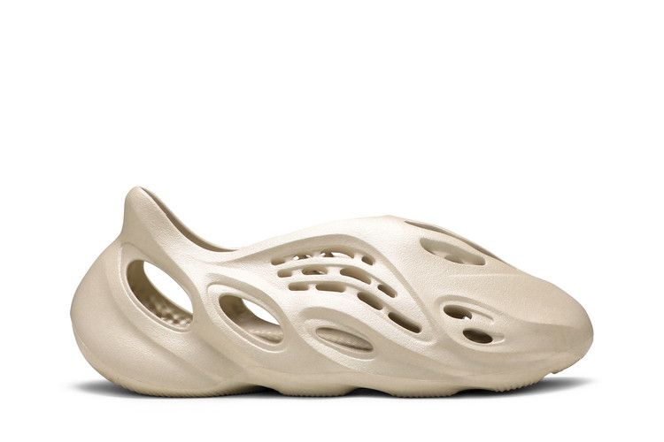 Yeezy Foam RNNR Sand