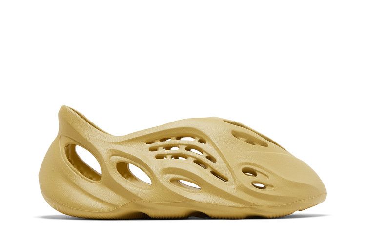 Yeezy Foam RNNR Sulfur